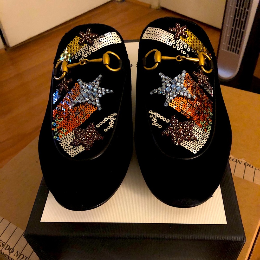 Gucci women's princetown velvet slippers
